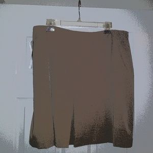 New Ladies Beige Skirt 16